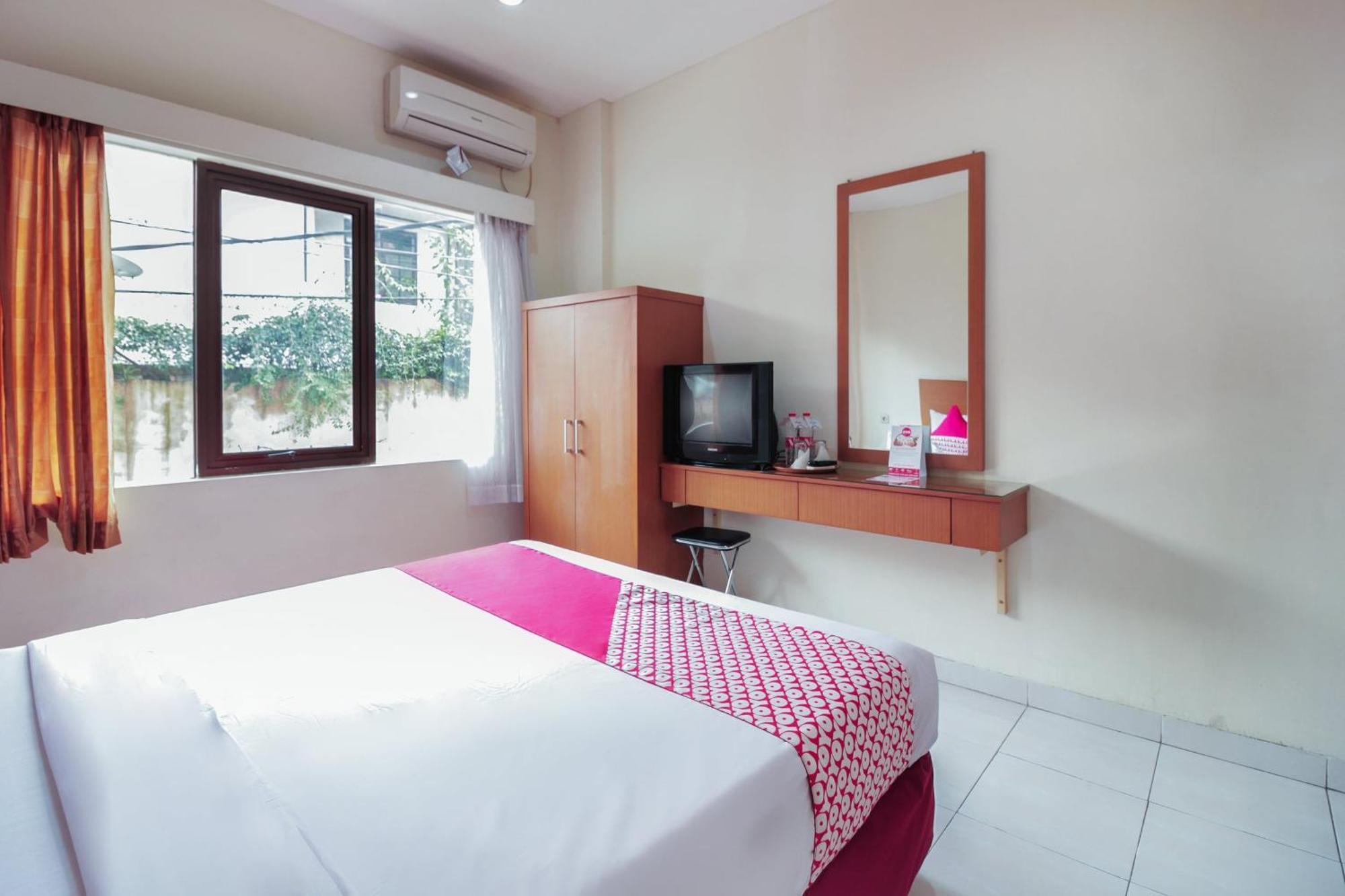 Capital O Galaxy Hotel 3*